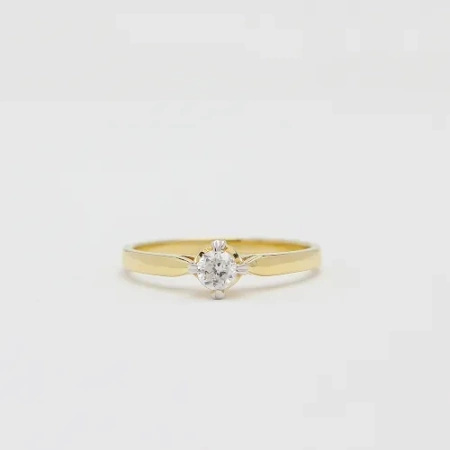 Pierścionek z brylantem 0,21 ct