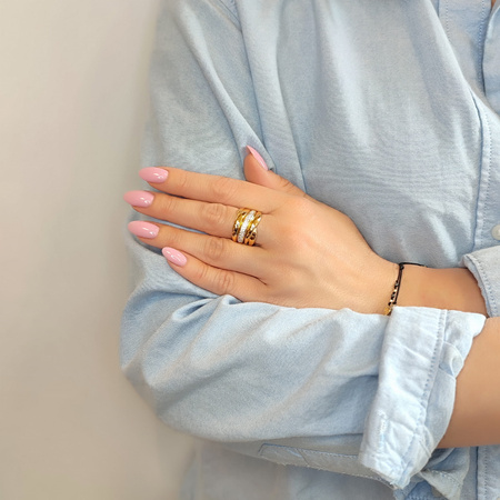 Pierścionek z cyrkoniami