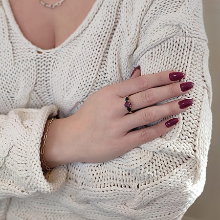 Pierścionek z rodolitem i szafirami