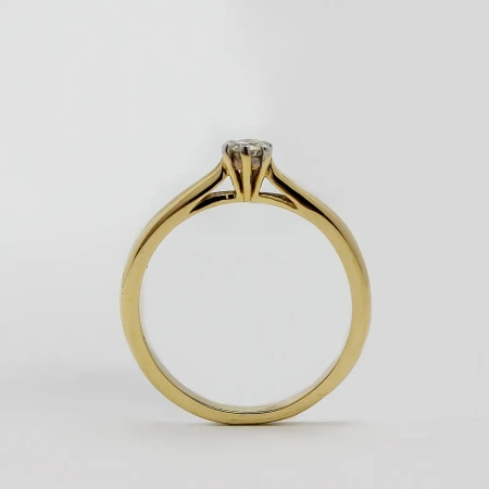 Pierścionek z brylantem 0,08 ct