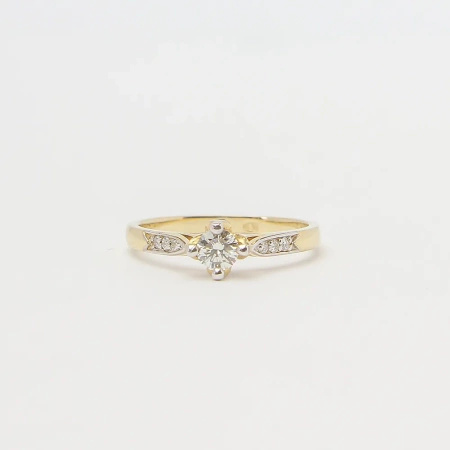 Pierścionek z brylantami 0,29 ct