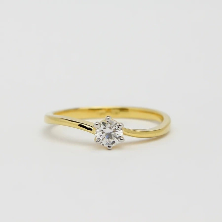 Pierścionek z brylantem 0,24 ct