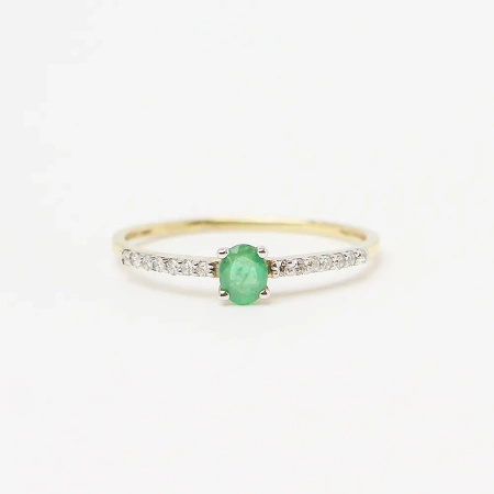 Pierścionek z szmaragdem i brylantami