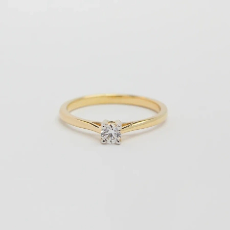 Pierścionek z brylantem 0,13 ct