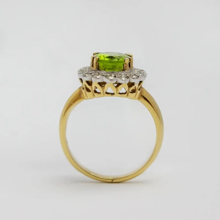 Pierścionek z oliwinem i brylantami