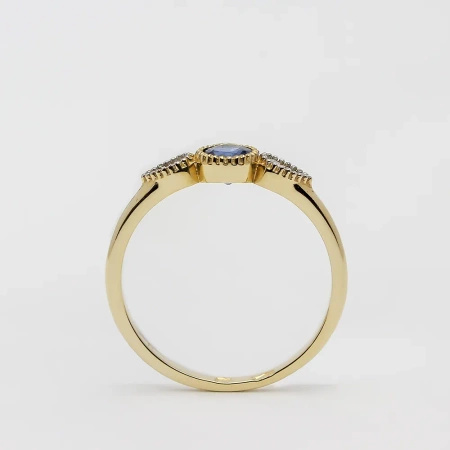 Pierścionek z szafirem i brylantami