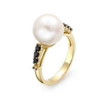 Pierścionek z perłą i czarnymi brylantami
