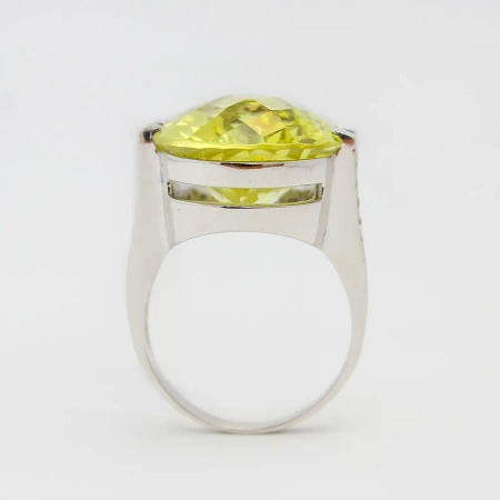 Pierścionek z kwarcem cytrynowym i brylantami