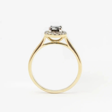 Pierścionek z czarnym brylantem i brylantami