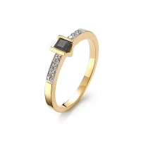 Pierścionek z szafirem i brylantami