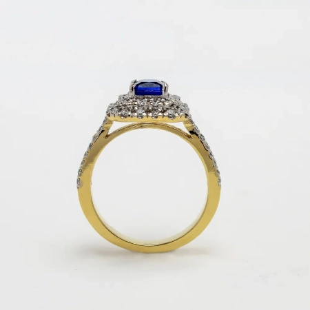 Pierścionek z szafirem i brylantami