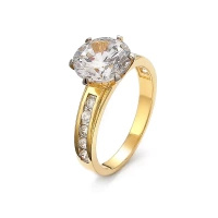 Pierścionek z cyrkoniami