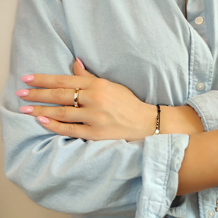 Pierścionek z cyrkoniami