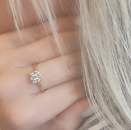 Pierścionek z brylantami 0,29 ct