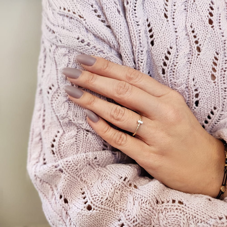 Pierścionek z cyrkonią