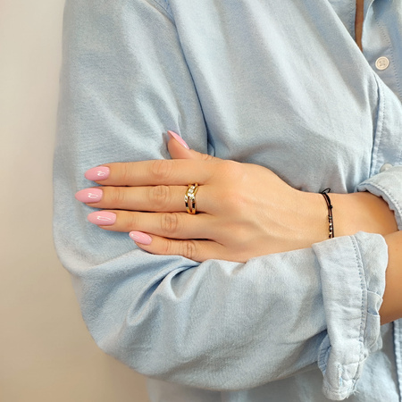 Pierścionek z cyrkoniami