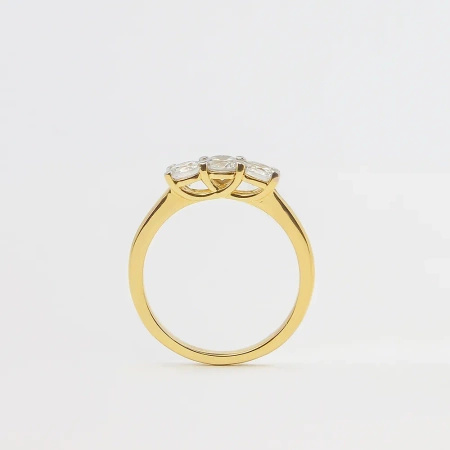 Pierścionek z brylantami 0,66 ct