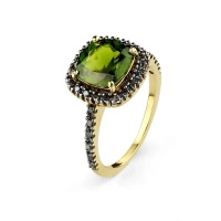 Pierścionek z turmalinem i czarnymi brylantami