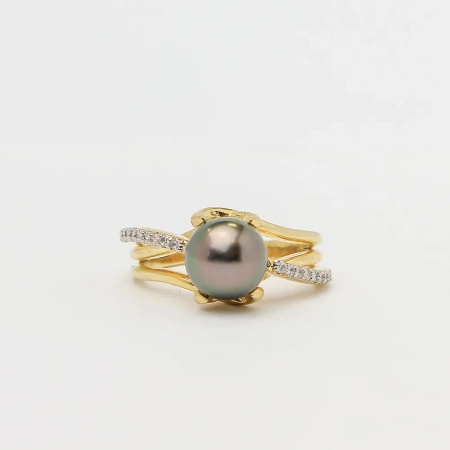 Pierścionek z perłą tahitańską i brylantami