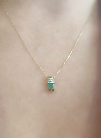 Zawieszka ze szmaragdem i brylantami