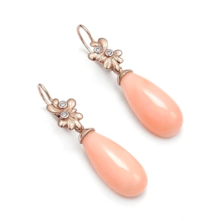 Kolczyki z różowym koralem i brylantami