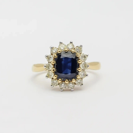Pierścionek z szafirem i brylantami