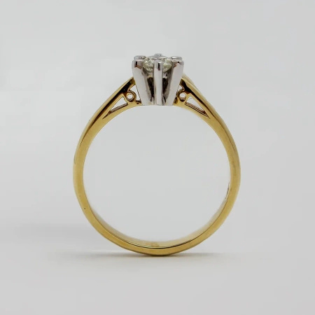 Pierścionek z brylantem 0,41 ct