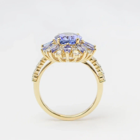 Pierścionek z tanzanitem i brylantami