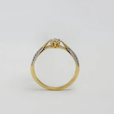 Pierścionek z brylantami 0,25 ct