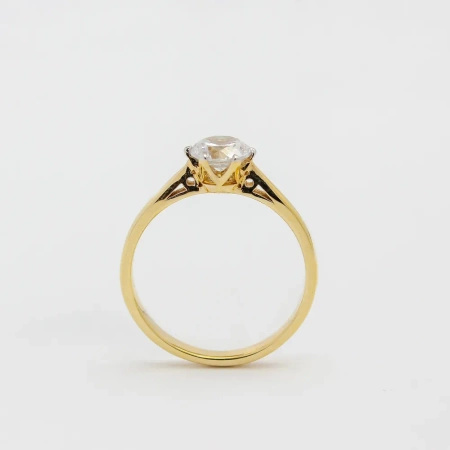 Pierścionek z brylantem 0,53 ct