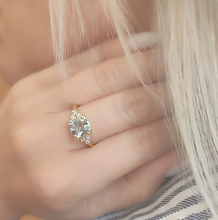 Pierścionek z topazem i brylantami