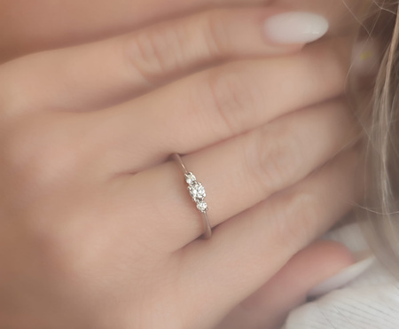 Pierścionek z brylantami 0,23 ct
