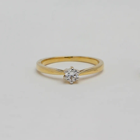 Pierścionek z brylantem 0,31 ct