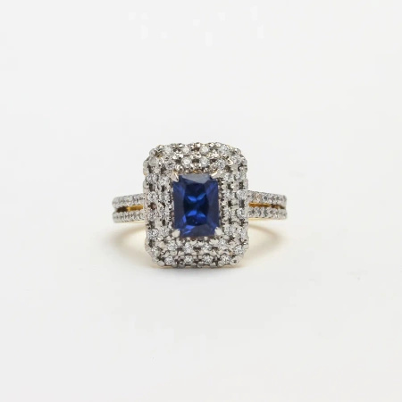 Pierścionek z szafirem i brylantami