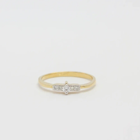 Pierścionek z brylantami 0,09 ct