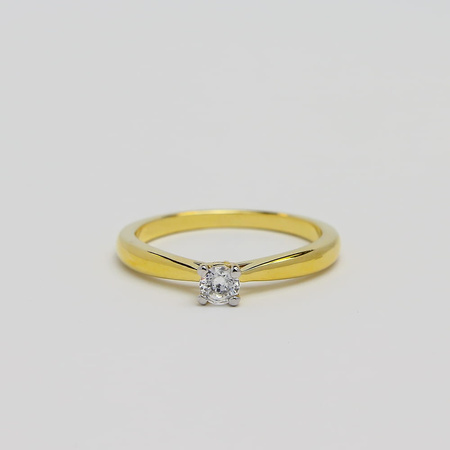 Pierścionek z brylantem 0,13 ct