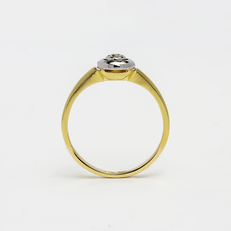 Pierścionek z brylantem 0,06 ct