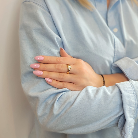 Pierścionek z cyrkoniami