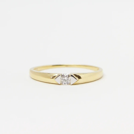 Pierścionek z brylantem 0,09 ct