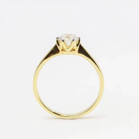 Pierścionek z brylantem 0,50 ct