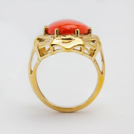 Pierścionek z koralem