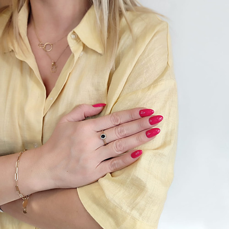 Pierścionek z szafirem i brylantami