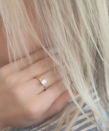 Pierścionek z brylantem 1,07 ct