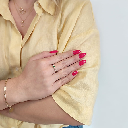 Pierścionek z szmaragdem i brylantami