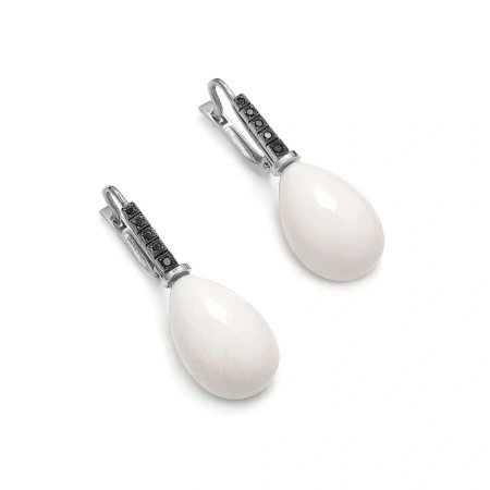 Kolczyki z agatem i czarnymi brylantami