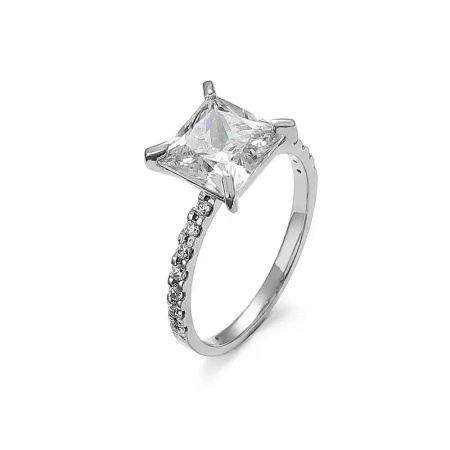 Pierścionek z cyrkoniami