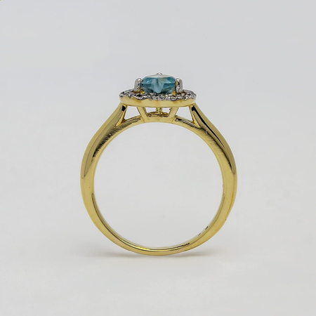 Pierścionek z topazem i brylantami