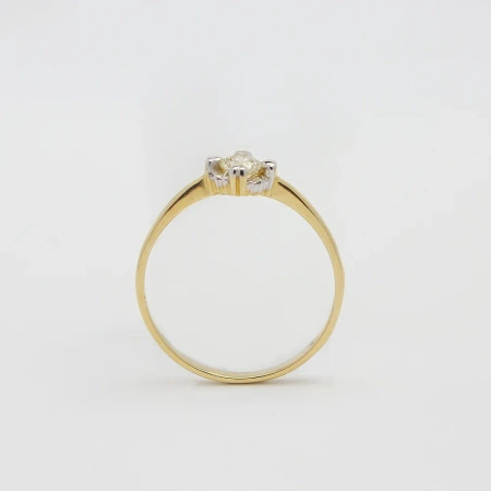 Pierścionek z brylantem 0,22 ct