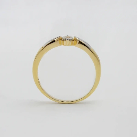 Pierścionek z brylantem 0,16 ct