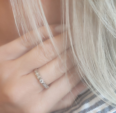 Pierścionek z brylantami 0,17 ct